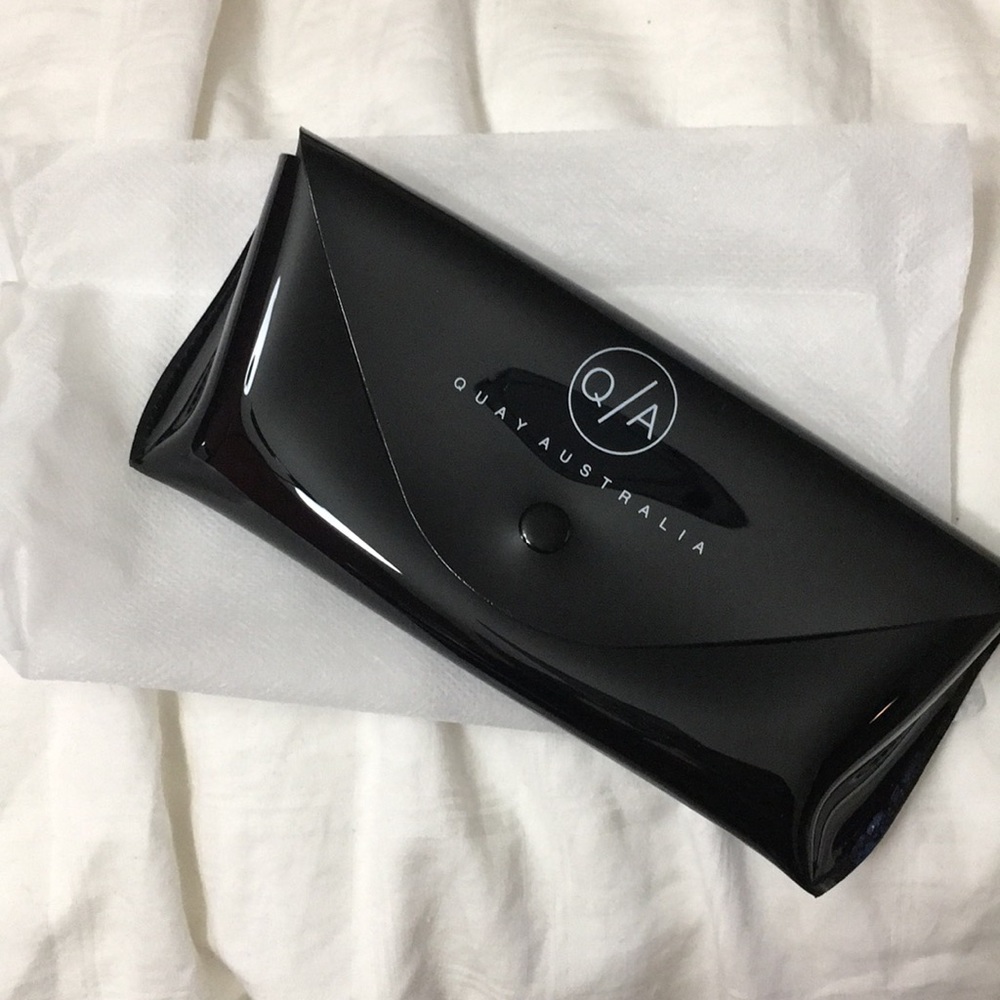 Quay Australia Sunglasses holder